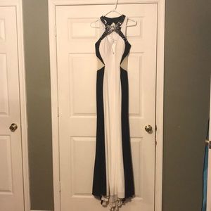 EXCLUSIVE Prom dress